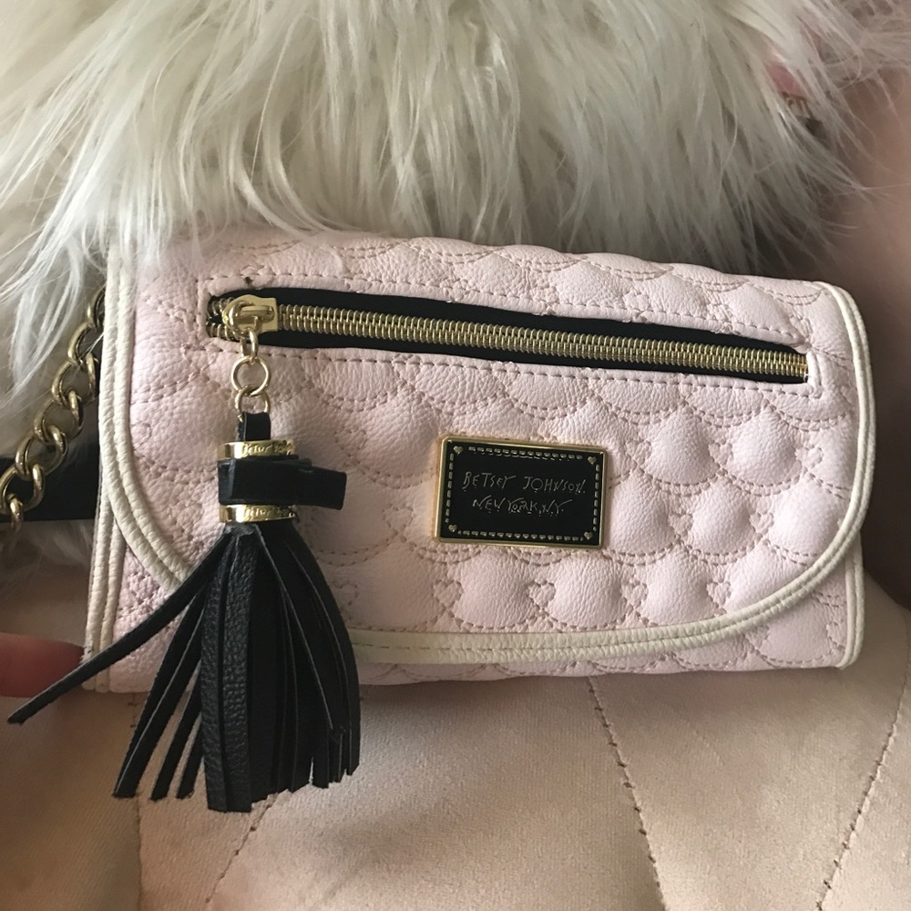 HUGE SALE🎉Crossbody betsey Johnson bag - Picture 1 of 5
